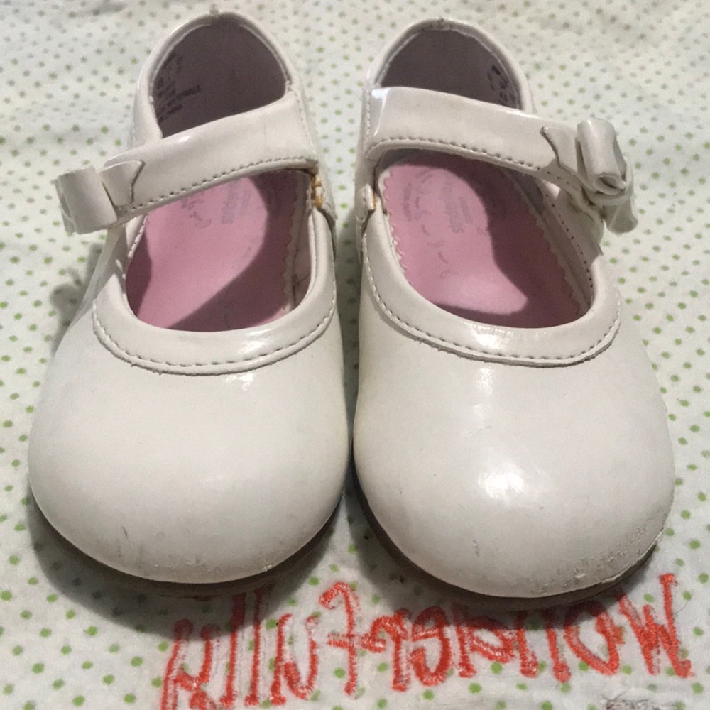 Girl’s dress shoes
